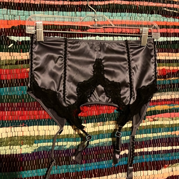 French lavender satiny harder belt size Large - Picture 2 of 7